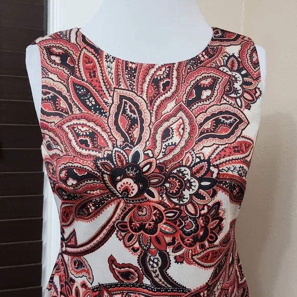 TH Floral Print Dress - Picture 3 of 9